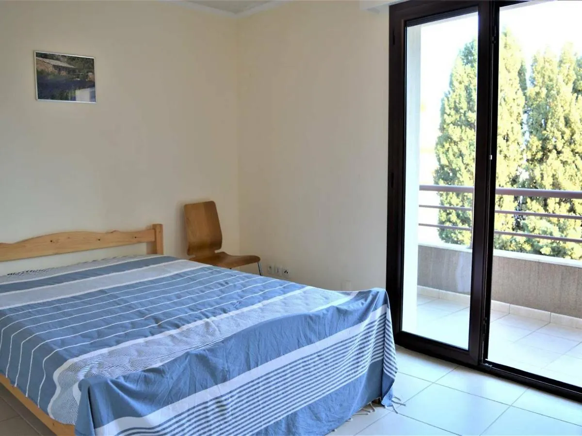 Appartement T3 Lumineux Avec Terrasse, Climatisation, Garage Et Wifi A 2 Pas Des Plages - Cavalaire - Fr-1-226B-34 0*, Cavalaire-sur-Mer